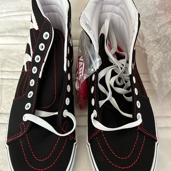 Foo Fighters Vans 25th Anniversary Brand New! Size 8 and new with the Vans Box. - Picture 2 of 8